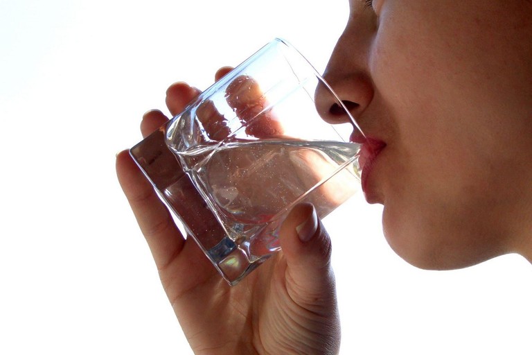 Increase Fluids Causes of Severe Back Cracking and Remedies to Help | New Health Advisor